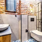Flat With Galata Tower View Near Sishane Metro